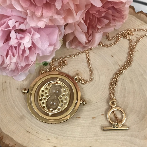 Harry Potter Gold Time Turner Sand Hourglass Pendant Necklace - Picture 8 of 10